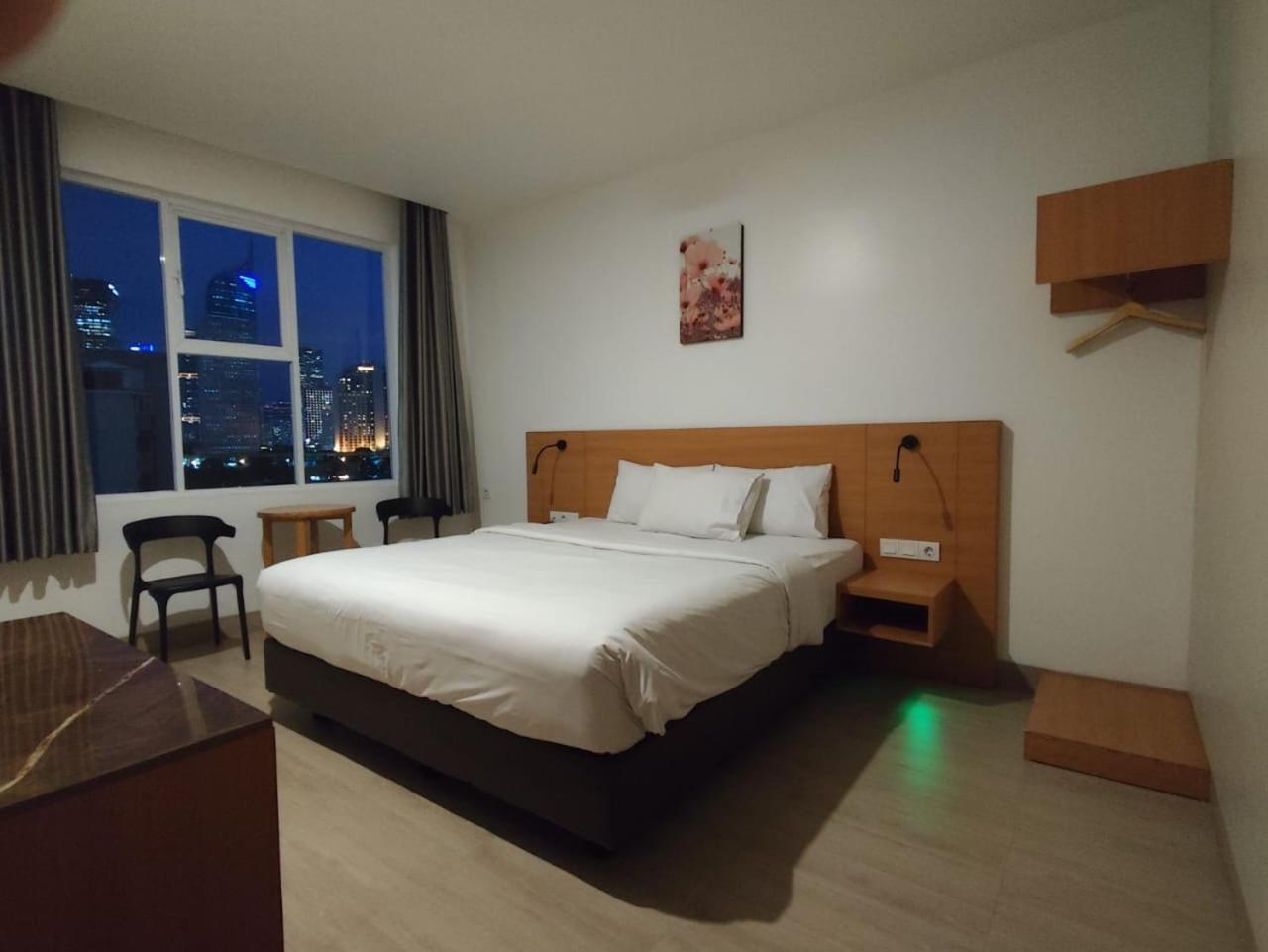 Grand Thamrin Hotel Jakarta Exterior photo
