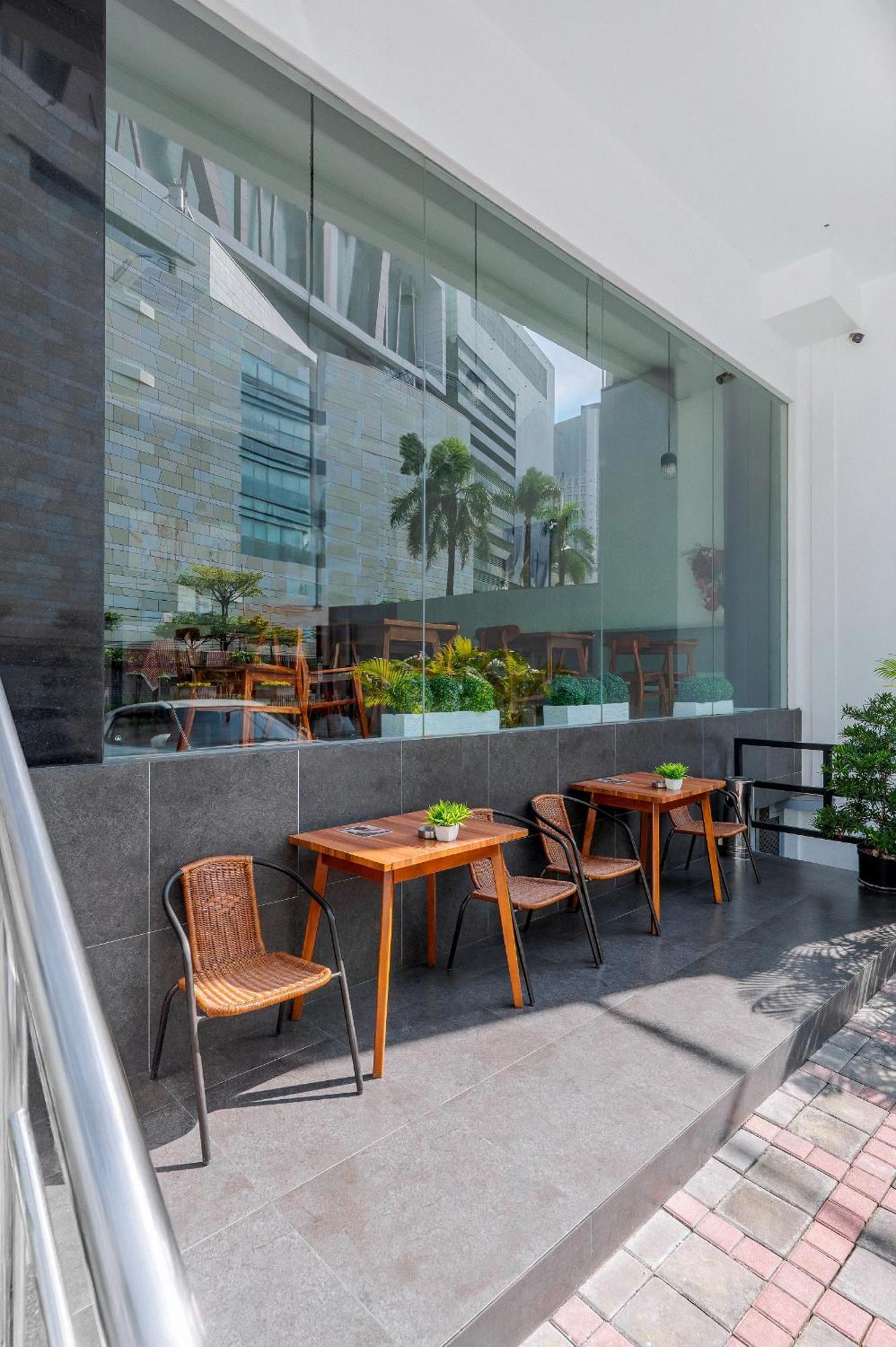 Grand Thamrin Hotel Jakarta Exterior photo